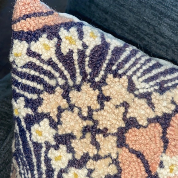 2 Floral Hooked Rug Pillow Lavender and Peach 18x18 - Picture 7 of 12